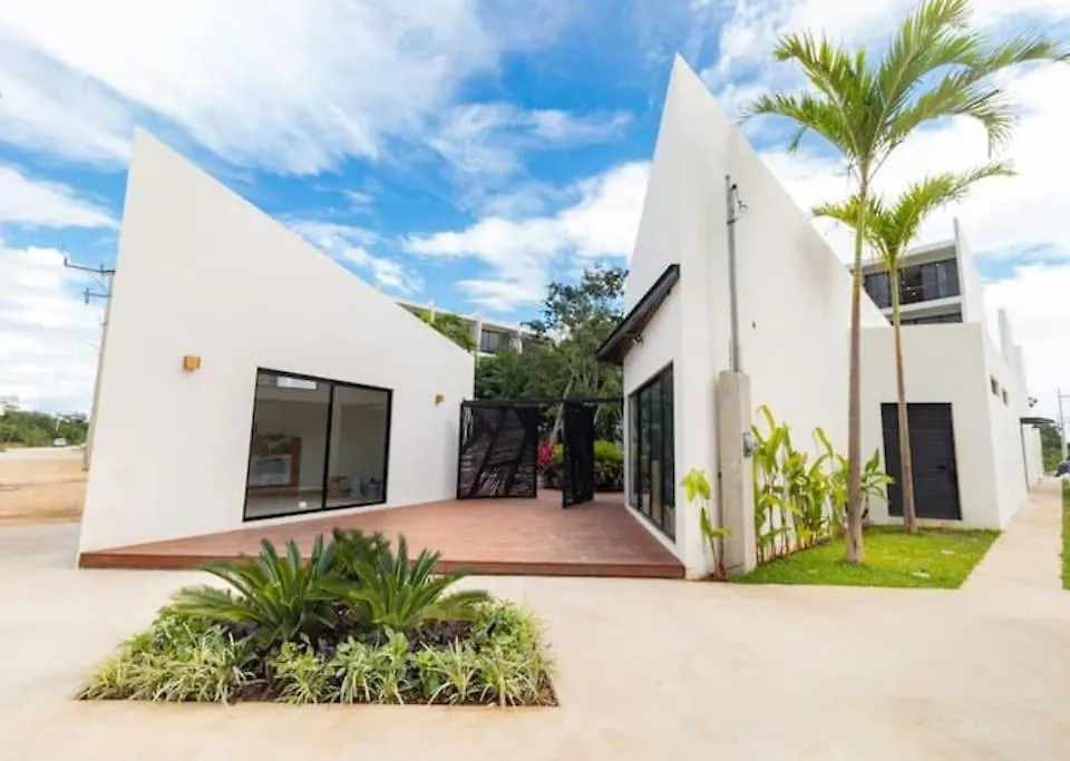 Near Beach+Jungle Views. King Bed+220 Megs+2 Bikes Tulum 0*,  Mexiko